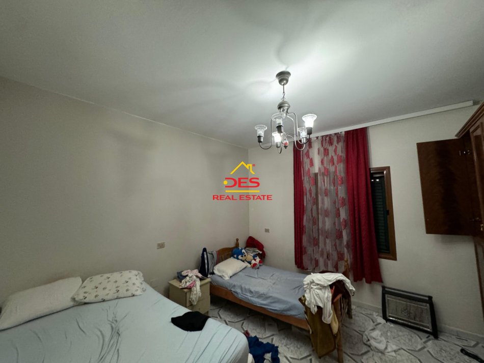 Vlore, shitet shtepi 2+1, Kati 2, 379 m² 185,000 € (Rruga Sokrat Leka)