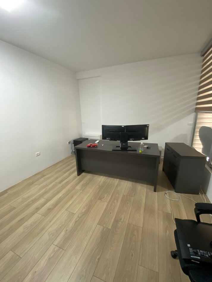 Tirane, jepet me qera ambjent biznesi Kati 1, 140 m² 2.500 € (rruga e durresit , rruga e kavajes , qender)