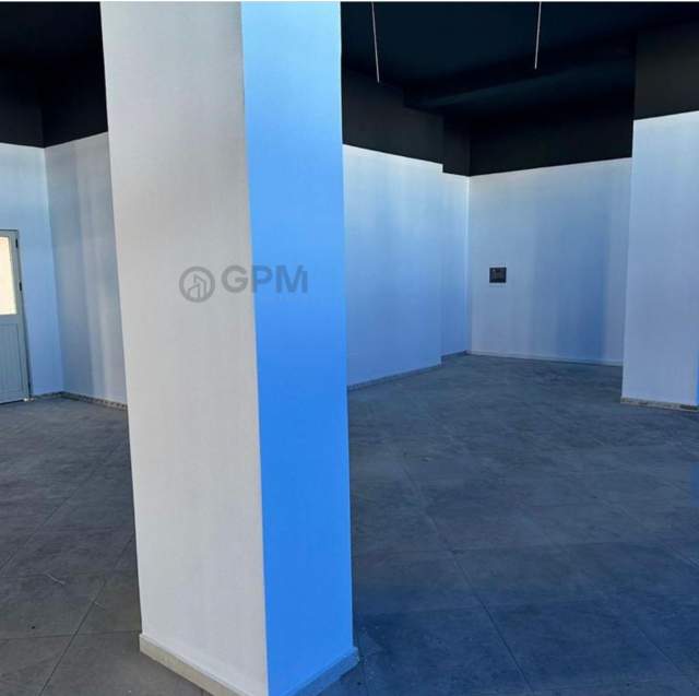 Tirane, shitet ambjent biznesi Kati 0, 130 m² 2.350 Euro/m2  i negociushem ne Astir.