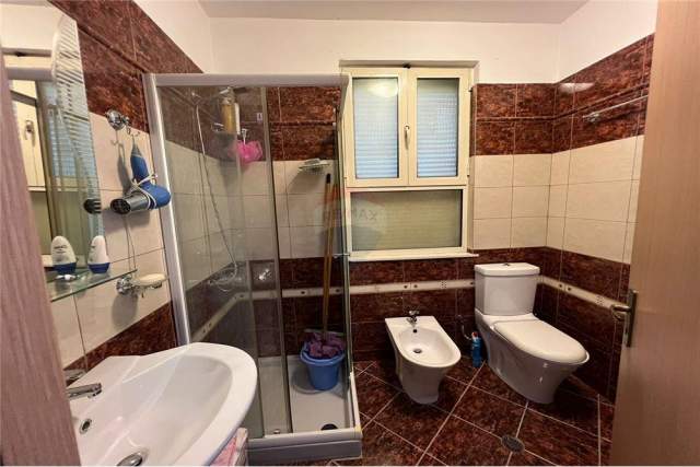 Tirane, shitet apartament 2+1 Kati 3, 80 m² 80.000 Euro (Idriz Dollaku - Ali Demi)
