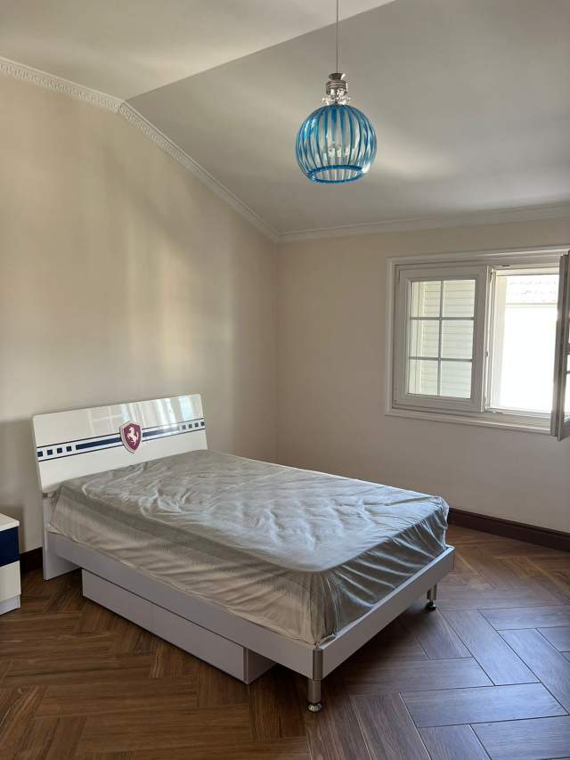 Tirane, jepet me qera Vile 3+1+BLK Kati 3, 170 m² 400 Euro (prane spitalit Amerikan 2)