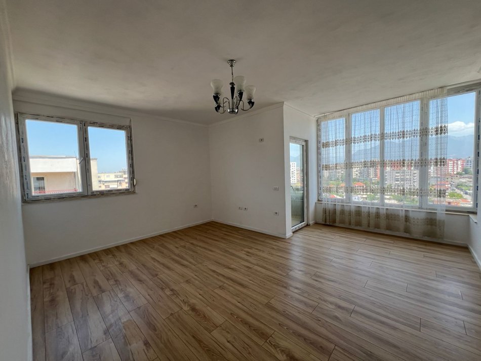 Shqiperi, shitet apartament 1+1+Ballkon Kati 9, 65 m² 87.000 € (Yzberisht, Rruga Besim Alla.)