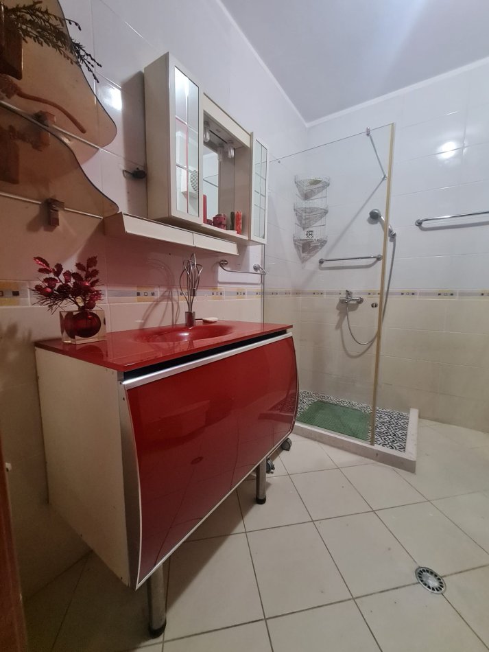 Tirane, jepet me qera apartament 2+1, Kati 5, 90 m² 550 € (21 Dhjetori)