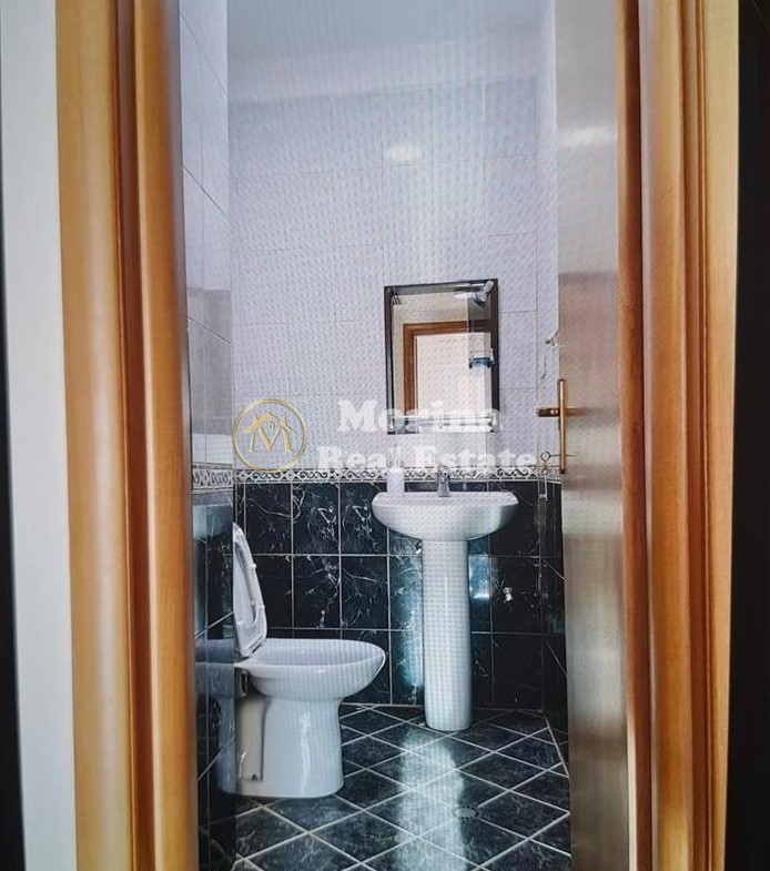 Tirane, jepet me qera apartament 2+1 Kati 9, 94 m² 650 € (Ish Stacioni Trenit)