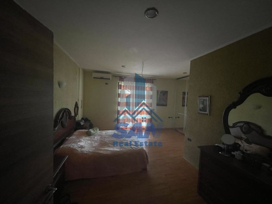Lushnje, shes apartament+verande | Penthouse 3+1+Aneks+Ballkon Kati 9, (Bulevardi Palmave)