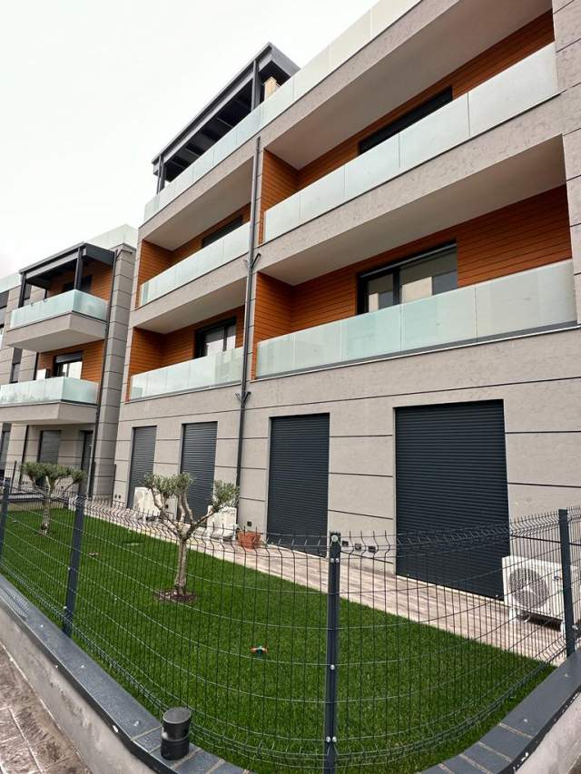 Tirane, jepet me qera apartament 1+1+BLK Kati 2, 82 m² 800 Euro (Tegu)