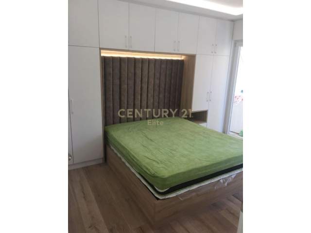 Tirane, shitet apartament 1+1 Kati 3, 60 m² 85.000  (Komuna e Parisit)