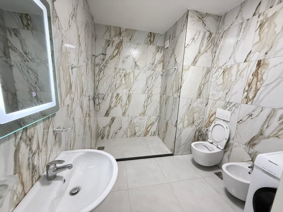 Tirane, jepet me qera apartament 2+1 Kati 5, 90 m² 650 € (rruga xhanfize keko)