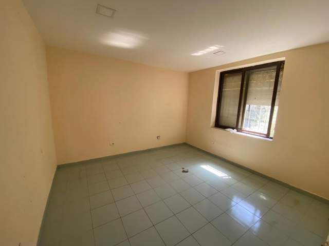 Tirane, shitet apartament 3+1+BLK Kati 2, 157 m² 210.000 Euro (Rruga Taulantia)