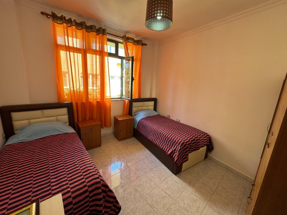Tirane, jepet me qera apartament 2+1 Kati 2, 80 m² 550 € (Rruga durresit)
