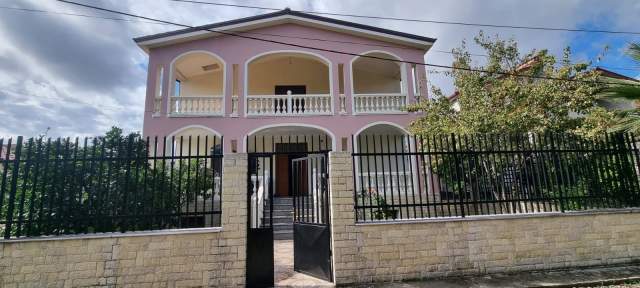 Tirane, shes Vile Kati 0, 465 m² 450.000 Euro (Sauk i Vjeter)