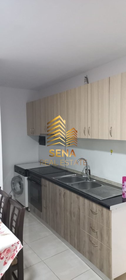 Tirane, jepet me qera apartament 1+1 Kati 1, 54 m² 230 € (Rruga Galip Toptani)