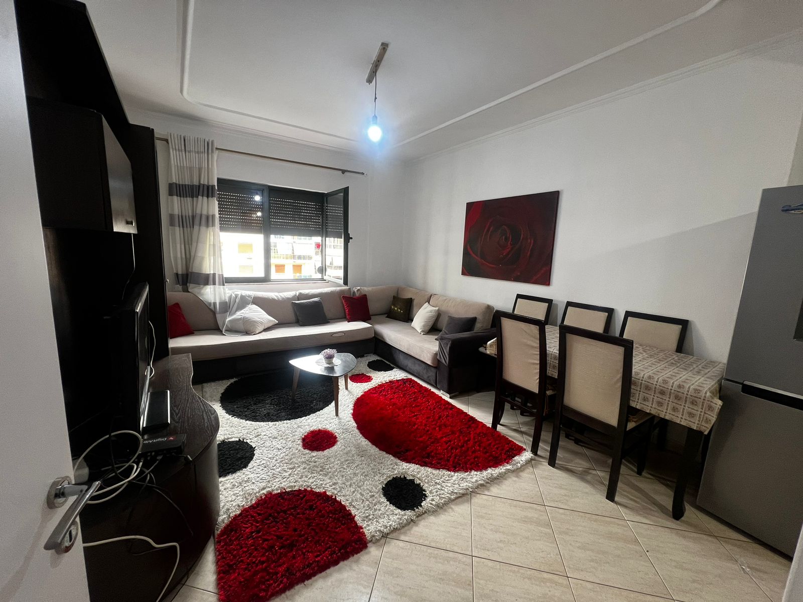 Shitet, Apartament 1+1, Usluga, Stacioni i Trenit.