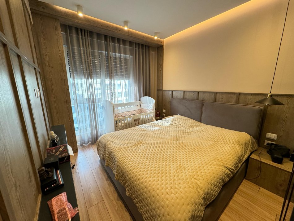 Tirane, jepet me qera apartament 2+1+Ballkon Kati 6, 95 m² 750 € (21 dhjetori)