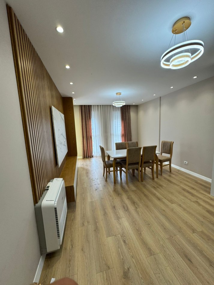 Tirane, shitet apartament 2+1+Ballkon Kati 2, 100 m² 160.000 € (Univers City Pamje Parku Totalisht Investuar + Post Parkimi)