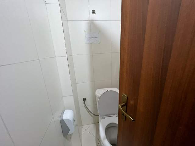Tirane, jepet me qera ambjent biznesi Kati 2, 195 m² 1.200 Euro (Astir)