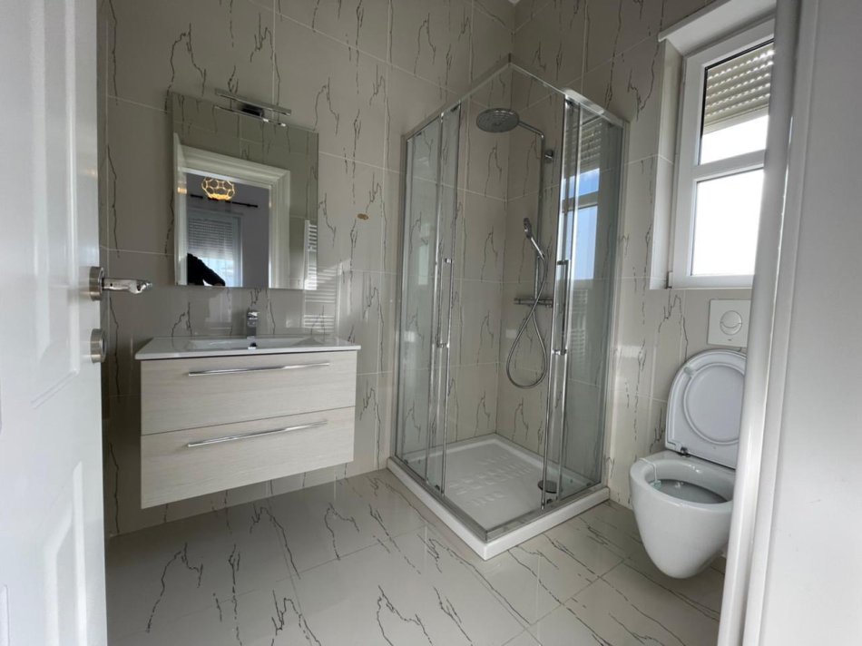 Tirane, Apartament 2+1 me qira (Kopshti  Botanik)