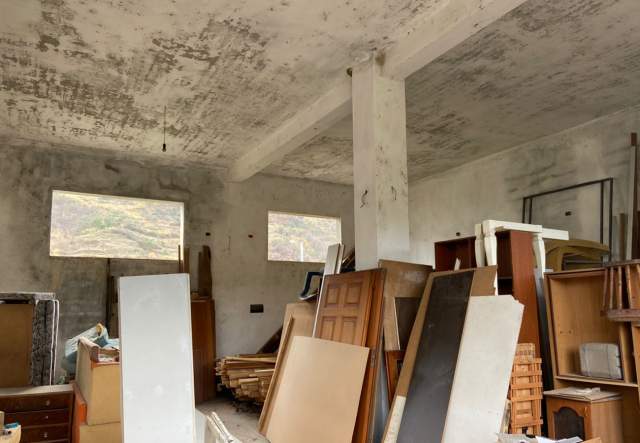 Elbasan, jepet me qera magazine 200 m² 40.000 Leke