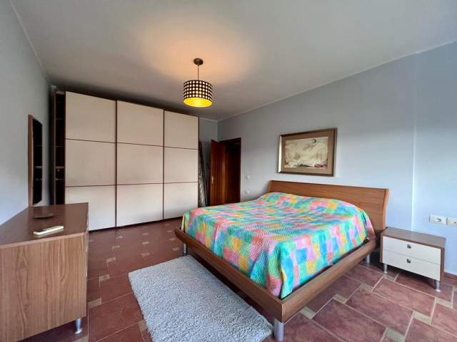 Tirane, jepet me qera apartament 2+1 Kati 8, 125 m² 550 Euro (liqeniartificial)