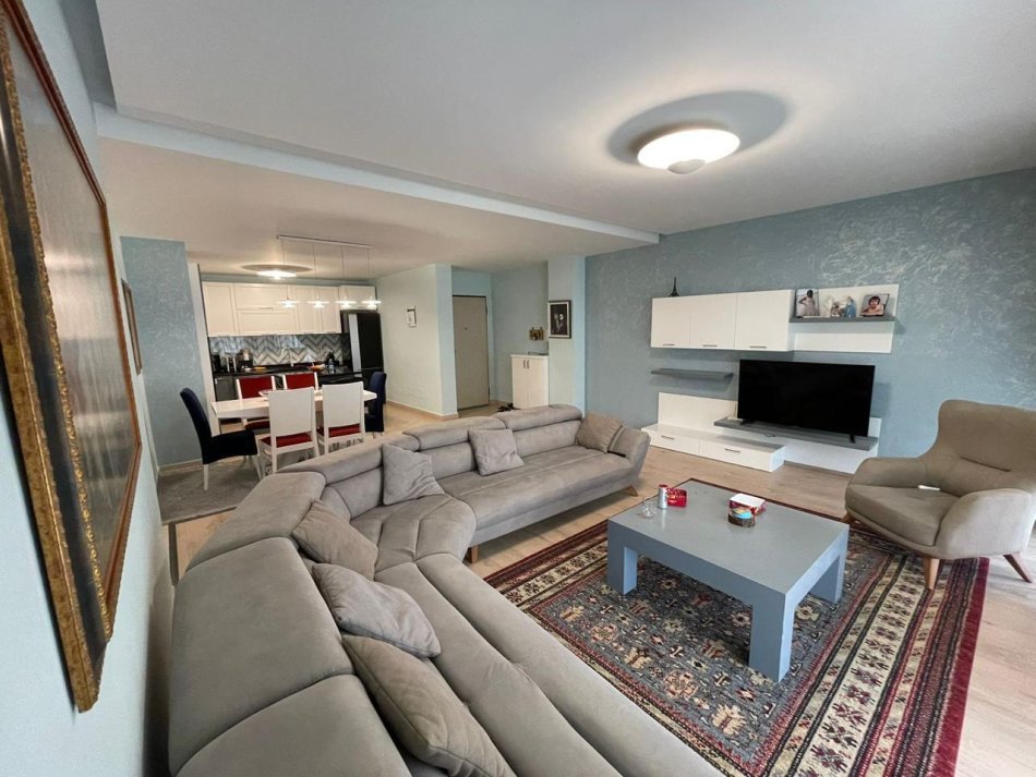 Tirane, shitet apartament 4+1 Kati 4, 224 m² 360.640 € (Dogana, Syri TV)