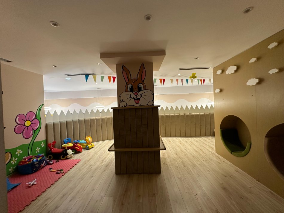 Tirane, shitet ambjent biznesi Kati 0, 131 m² 350.500 € (Rruga Mine Peza)
