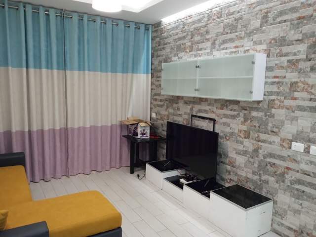 Tirane, jepet me qera apartament 1+1+BLK Kati 1, 58 m² 460 Euro (Rruga Tish Daija)