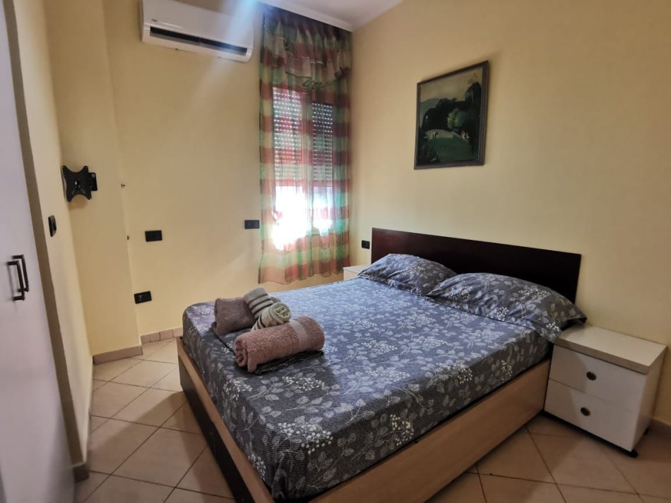 Tirane, jepet me qera apartament 1+1 Kati 3, 42 m² 400 € (Satcioni Trenit)