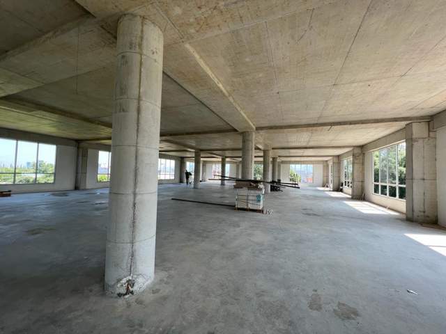 Tirane, jepet me qera magazine 3 Kate, 3.000 m² 15.000 Euro (Mezez)
