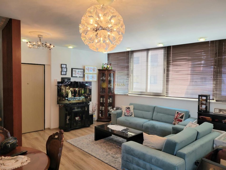 Tirane, shitet apartament duplex Dublex Kati 4, 130 m² 290.000 € (Kristal Center, Komuna e Parisit.)