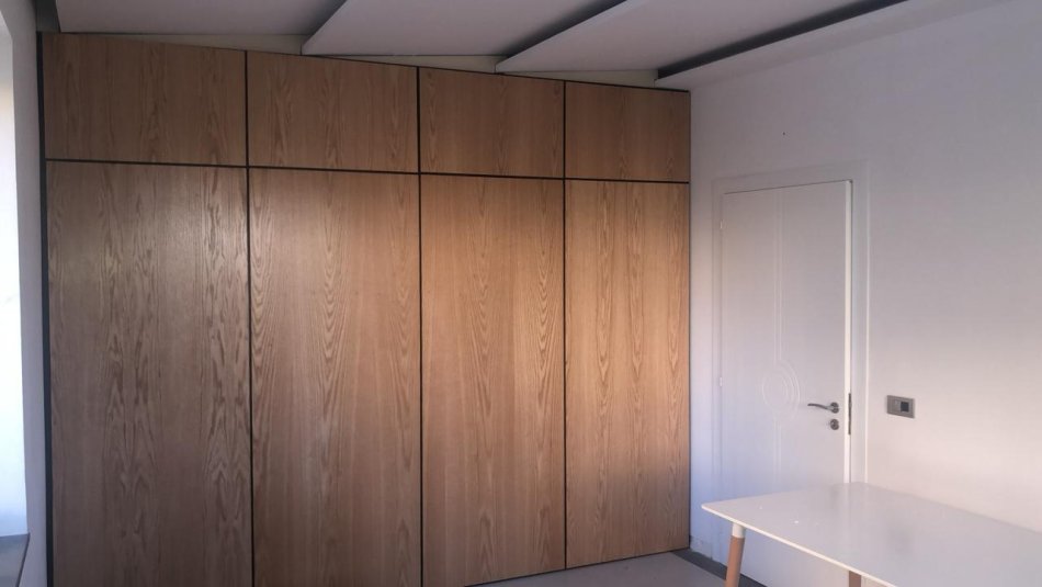 Tirane, jepet me qera apartament 2+1+Ballkon Kati 2, 65 m² 500 € (Ruga Bardhyl, Brryl)