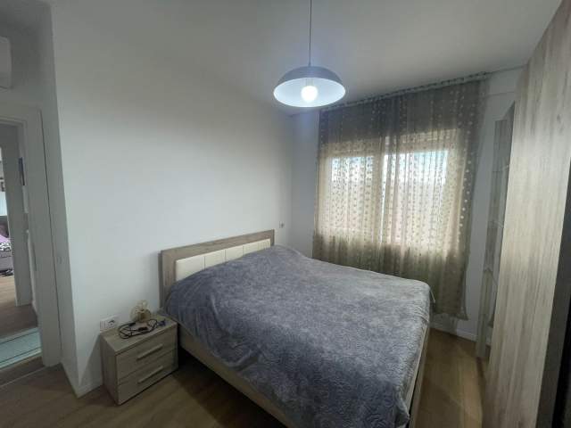 Tirane, shitet apartament 1+1 Kati 8, 65 m² 98.000 Euro (Laprakë)