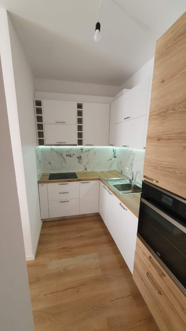 Tirane, jepet me qera apartament 2+1+BLK Kati 3, 90 m² 550 Euro (perballe Ministrise se Mbrojtjes)