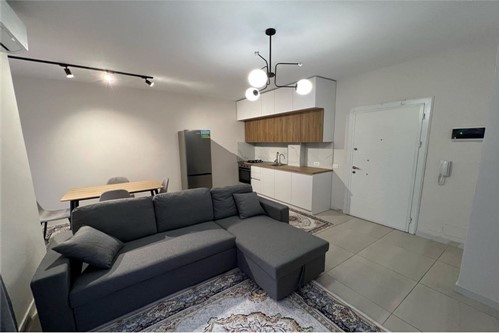 Tirane, jepet me qera apartament 1+1 , 75 m² 600 € (Rruga e Dibres)