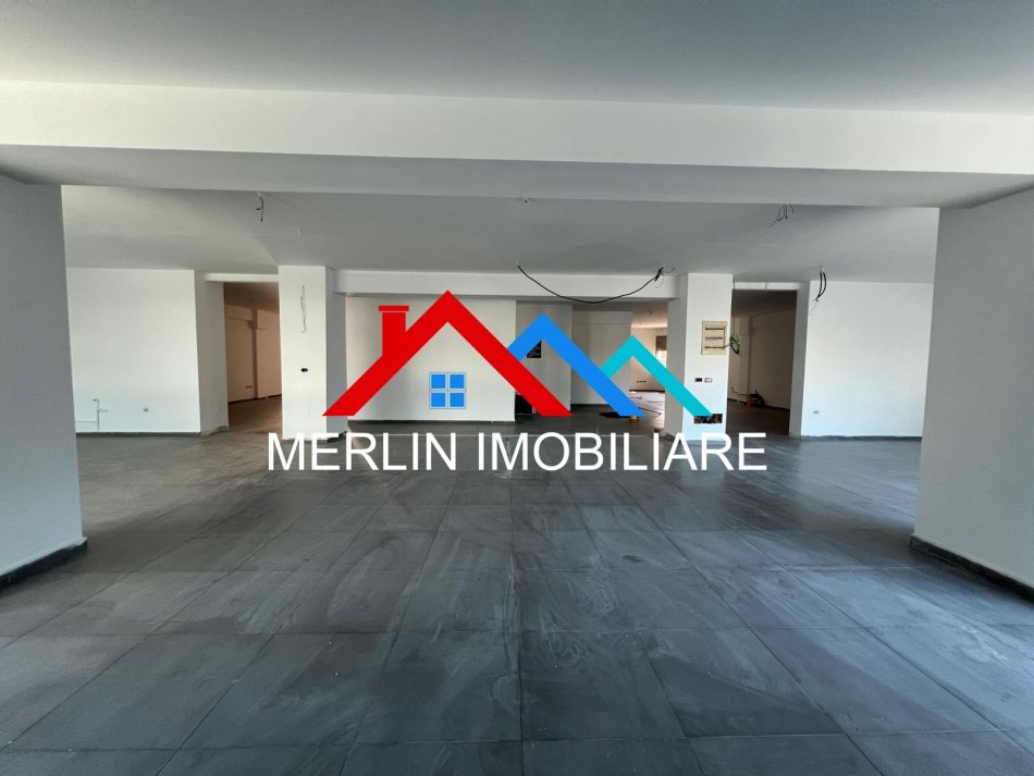 Tirane, jepet me qera ambjent biznesi Kati 2, 300 m² 3.300 € (Rruga e Dibres)