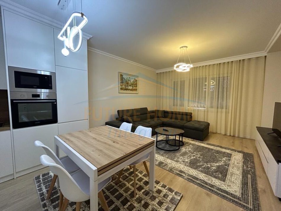 Tirane, jepet me qera apartament 2+1 Kati 2, 110 m² 1.200 € (ATSH)