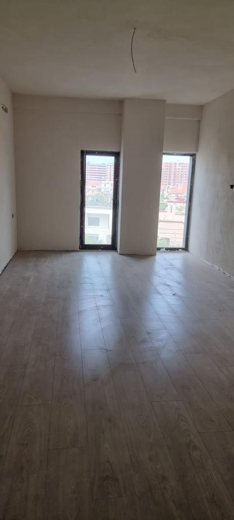 Tirane, shes apartament duplex 2+1+BLK Kati 1, 1.211 m² 165.000 Euro (Ish Parku)