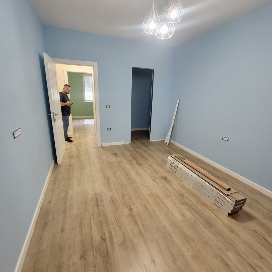 Tirane, shitet apartament 2+1+Aneks+Ballkon Kati 1, 100 m² 135.000 € (Medreseja, ose Ferit Xhajko)