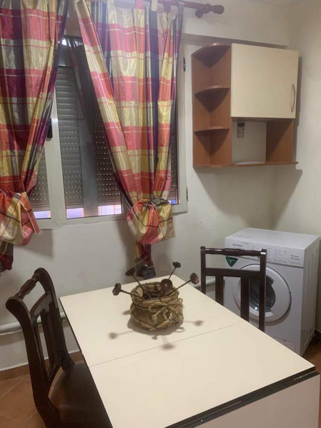 Tirane, jepet me qera garsonier 1+1 Kati 1, 30 m² 30.000 Leke (Myslym Shyr)