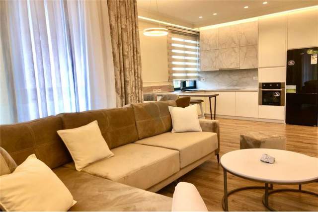 Tirane, jepet me qera apartament 2+1 Kati 3, 130 m² 1.500 Euro (Park Gate)