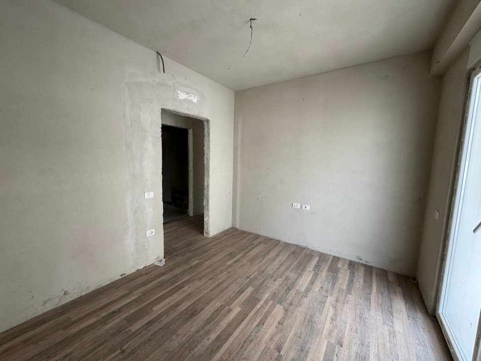 Tirane, shitet apartament 3+1+Ballkon Kati 5, 133 m² 325.000 € (liqeni i thate)