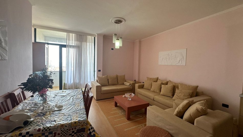Tirane, jepet me qera apartament 2+1 Kati 3, 108 m² 400 € (Fresk)