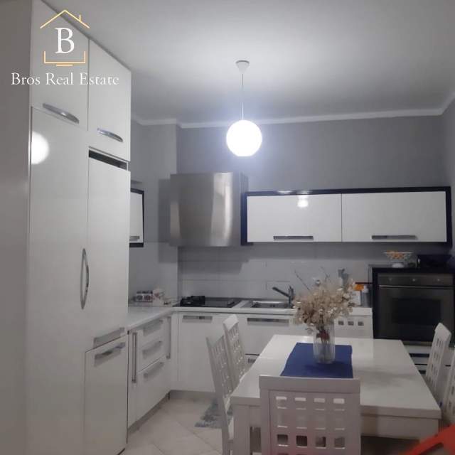 Tirane, shitet apartament 1+1 Kati 6, 72 m² 68.000 Euro (Kthesa Kamzes,Rruga Kastriotet)
