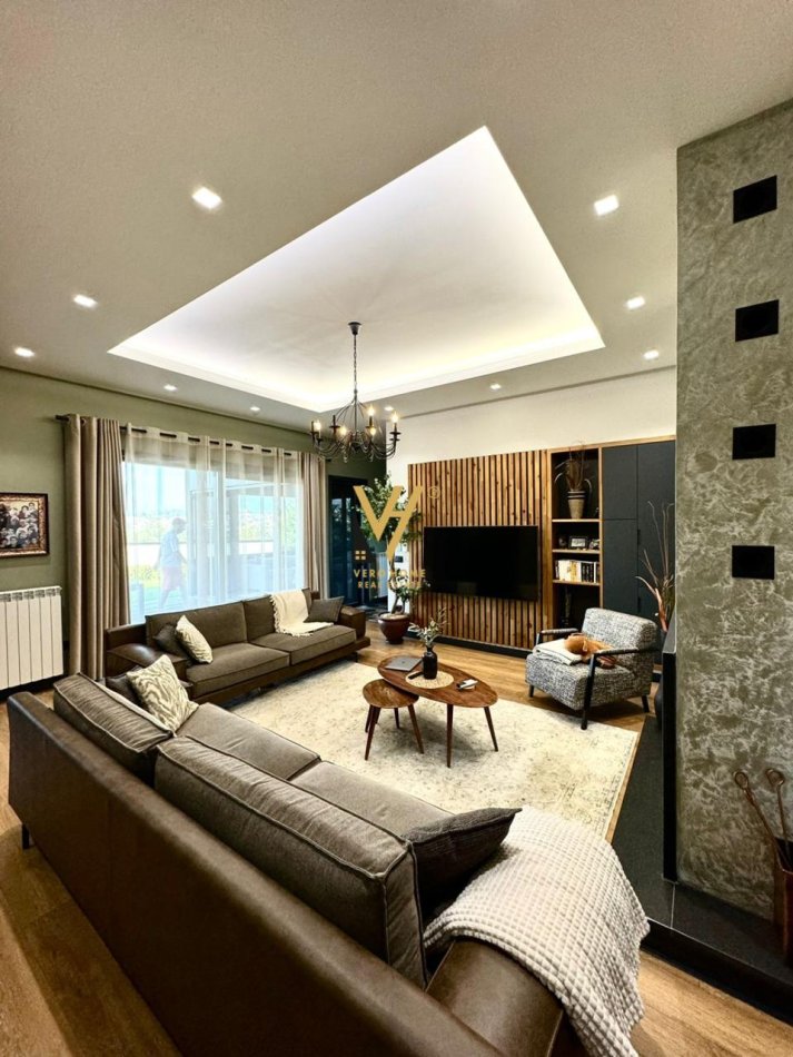Tirane, shitet Vile 3 Katshe Kati 0, 1.383 m² 1.490.000 € (MJULL - BATHORE , TEGU)