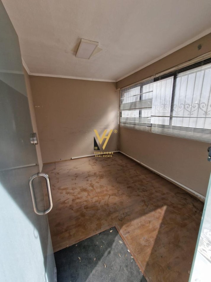Tirane, jepet me qera dyqan Kati 0, 65 m² 450 € (KODRA E DIELLIT)