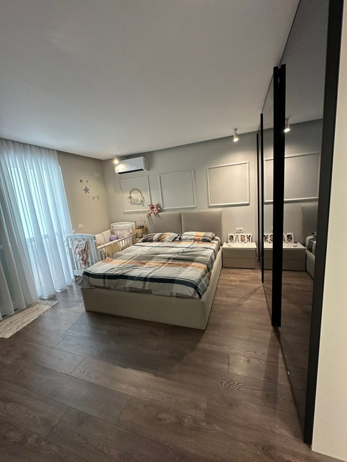 Tirane, shitet apartament 2+1 Kati 2, 90 m² 190.000 € (Rruga e Ullinjve)