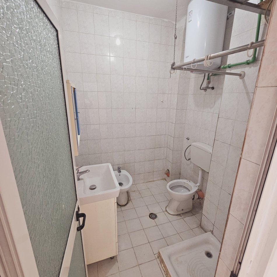 Tirane, shitet apartament 2+1+Aneks+Ballkon Kati 4, 93 m² 135.000 € (Bulevardi Zhan Dark)