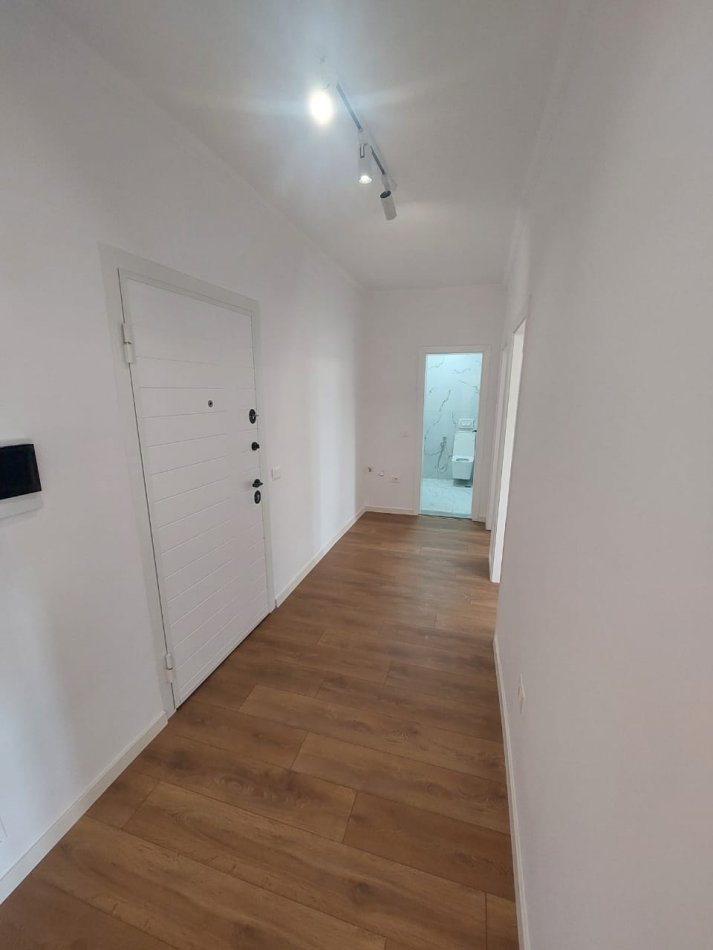 Tirane, shitet apartament 2+1 Kati 5, 90 m² 185.000 € (Medrese)