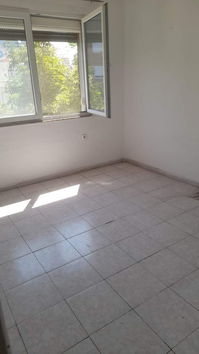 Tirane, jepet me qera zyre Kati 4, 64 m² 350 Euro (Sami Frasheri)