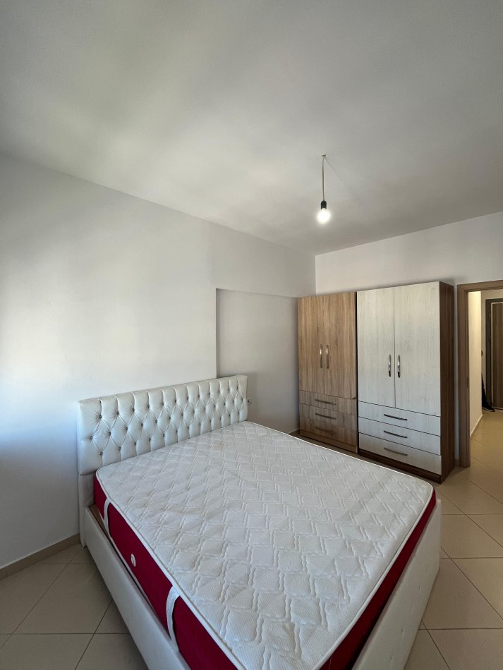 Tirane, shitet apartament 1+1+Ballkon Kati 8, 71 m² 110.000 € (Golden Park, Perball Amerikan 3)