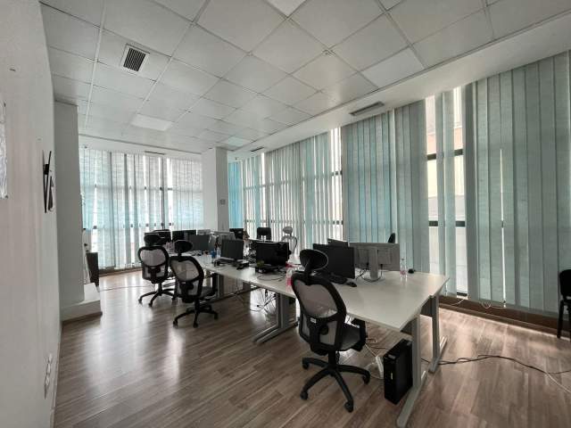 Tirane, shitet dyqan Kati 2, 210 m² 1.650 Euro/m2 (Rruga Frang Bardhi)